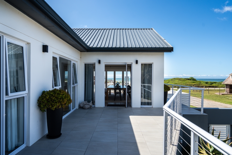 4 Bedroom Property for Sale in West Beach Eastern Cape